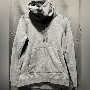 Women’s Lululemon Avenue Sweater like new